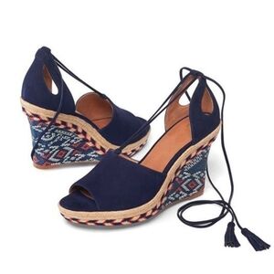 NWT Cabi women's classic Isla suede wedge